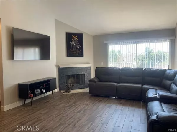 Fontana, CA 92335,13841 Cobblestone