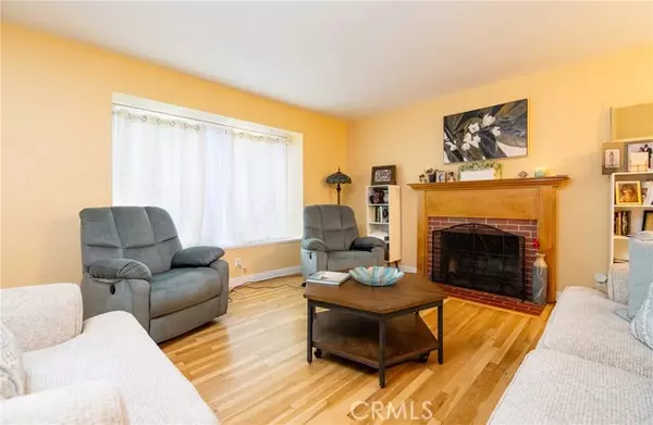 Long Beach, CA 90807,1124 East Ridgewood