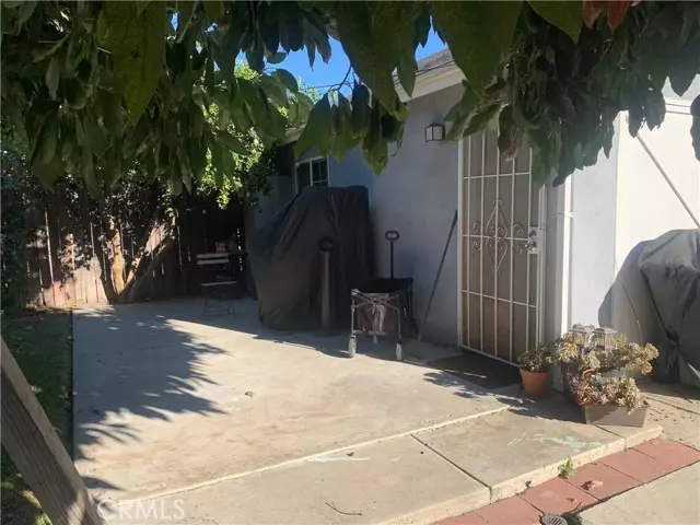 Los Angeles, CA 90059,11218 Belhaven