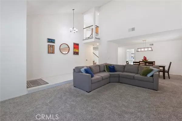 Winnetka, CA 91306,20448 Arminta