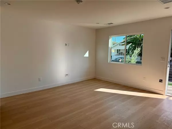 Los Angeles, CA 90002,1217 East 100th