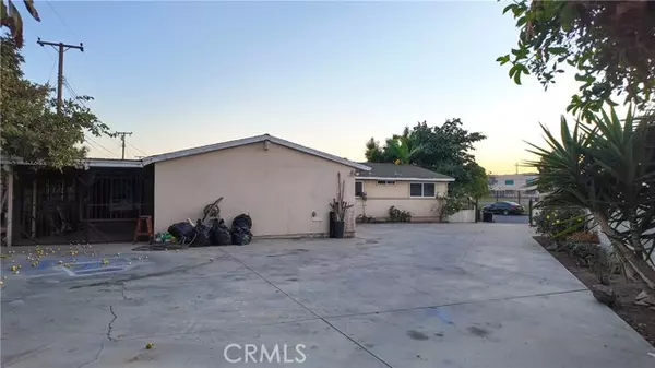 Santa Ana, CA 92703,405 South Clara
