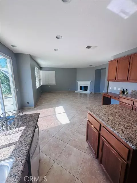 Murrieta, CA 92563,28841 Tonya