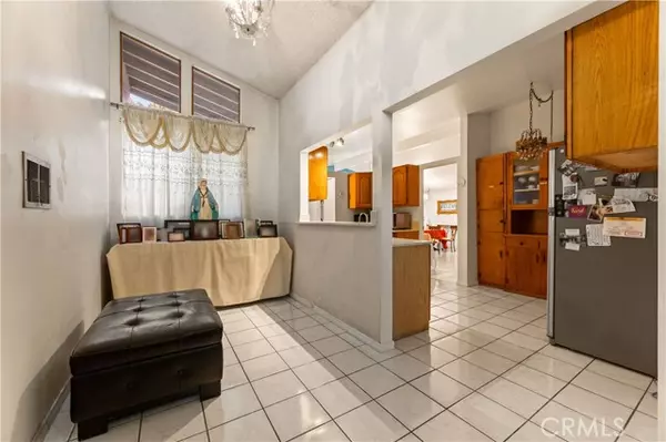 Long Beach, CA 90805,3340 East POPPY