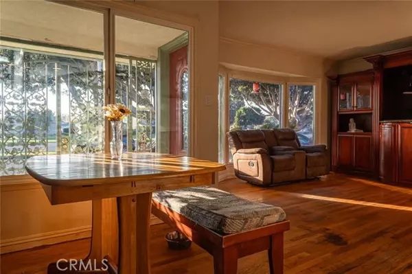 Lakewood, CA 90713,5606 Bellflower