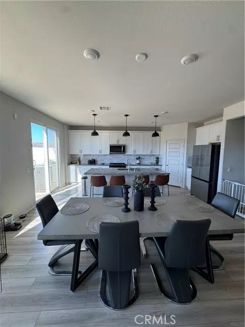 Lake Elsinore, CA 92532,19553 Hanging Rock Road