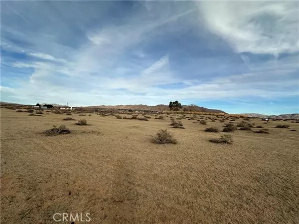 Apple Valley, CA 92307,0 Waalew