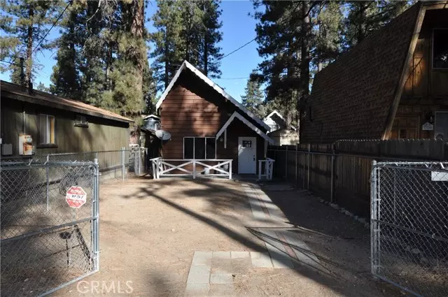 331 West Sherwood Boulevard, Big Bear City, CA 92314