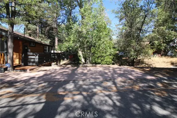 Arrowbear, CA 92382,2308 Blue Jay Lane