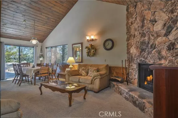 864 Nadelhorn Drive, Lake Arrowhead, CA 92352