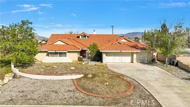 12183 Iroquois Road, Apple Valley, CA 92308