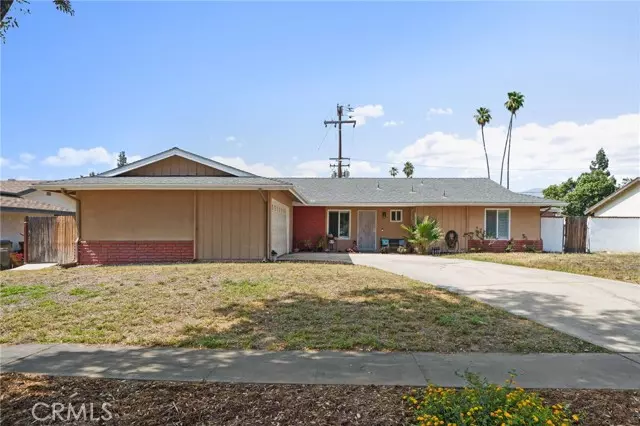 823 Harvard Court, Redlands, CA 92374