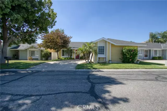 28642 Berwick Lane, Highland, CA 92346