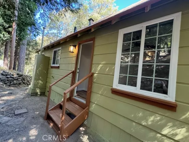 24924 Huston Drive, Crestline, CA 92325