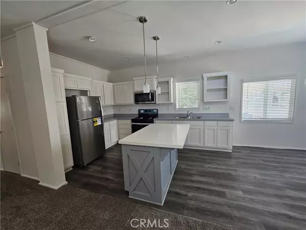 999 South Santa Fe Avenue, San Jacinto, CA 92583