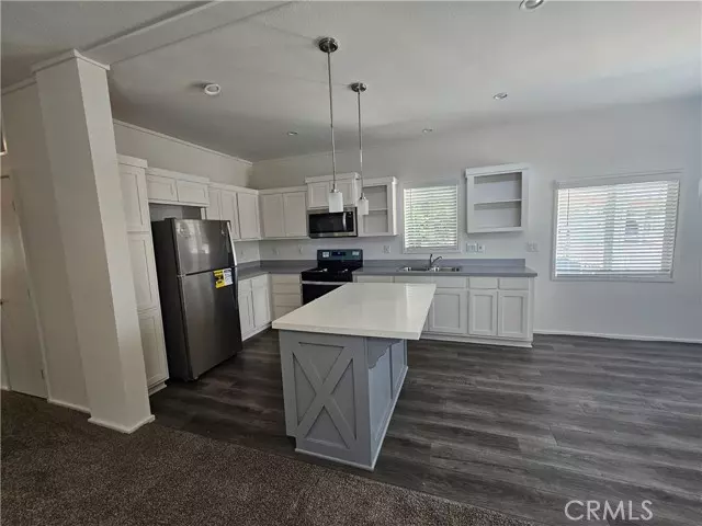 San Jacinto, CA 92583,999 South Santa Fe Avenue