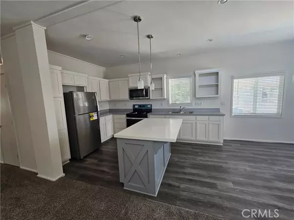 999 South Santa Fe Avenue, San Jacinto, CA 92583