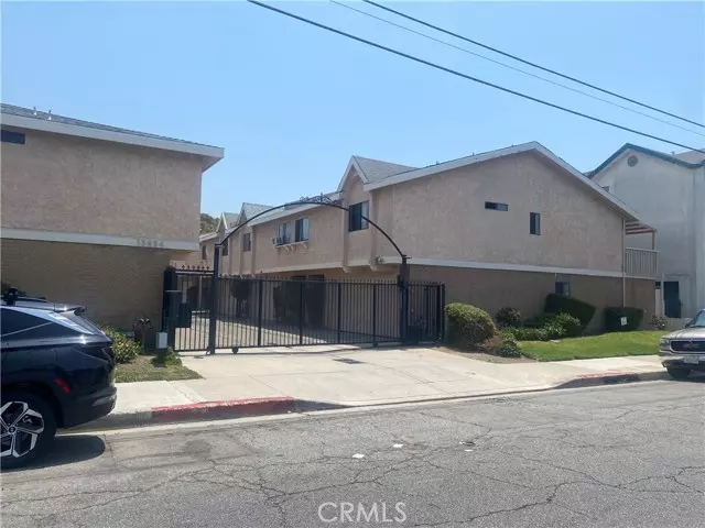 Hawthorne, CA 90250,13534 Cordary Avenue