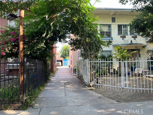 Los Angeles, CA 90037,832 West 41st Street