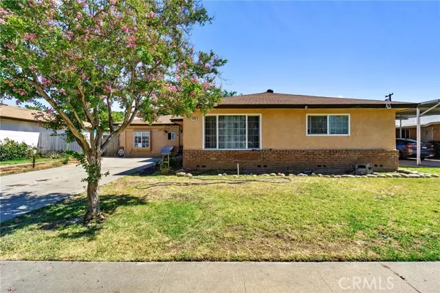 4746 E Ashcroft Avenue, Fresno, CA 93726