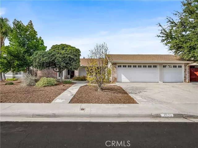 468 Burgan Avenue, Clovis, CA 93611