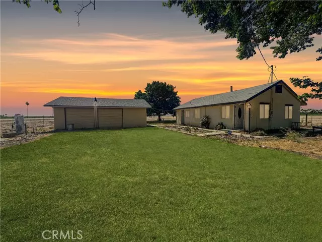 2545 North Siskiyou, Kerman, CA 93630