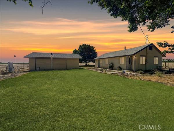 2545 North Siskiyou, Kerman, CA 93630