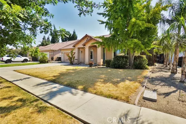 132 North Boise Court, Visalia, CA 93291