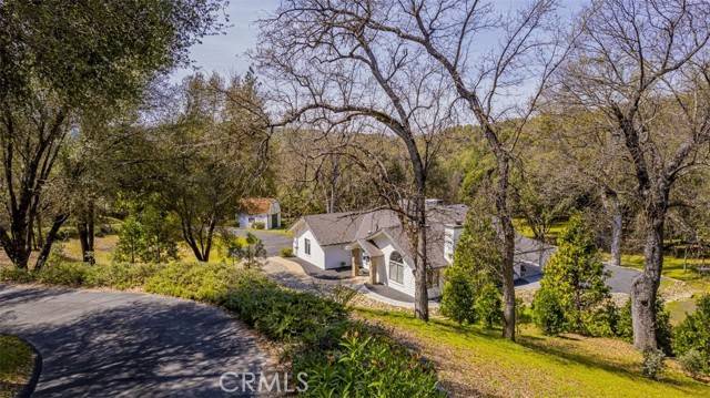 41600 Loch Lomond Lane, Oakhurst, CA 93644