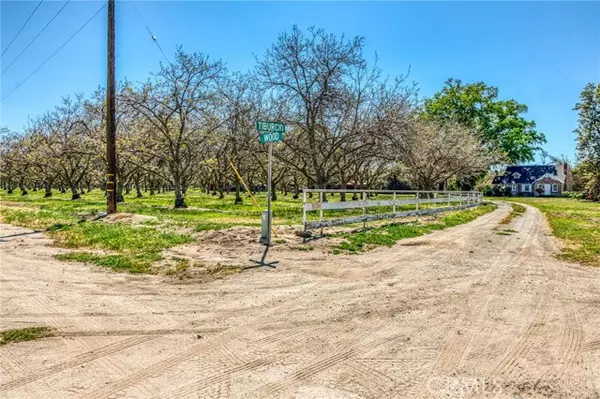 Laton, CA 93242,21530 Tiburico Avenue