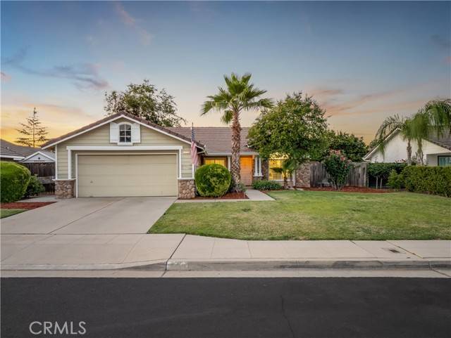 2725 Beverly Avenue, Clovis, CA 93611