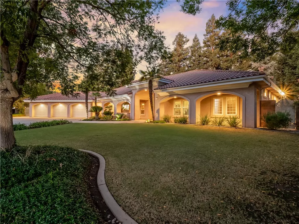 Fresno, CA 93711,6660 North St Catherine Court