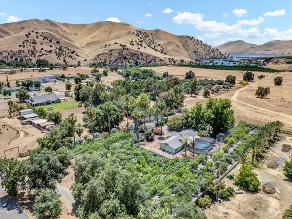 Porterville, CA 93257,31497 Success Valley Drive