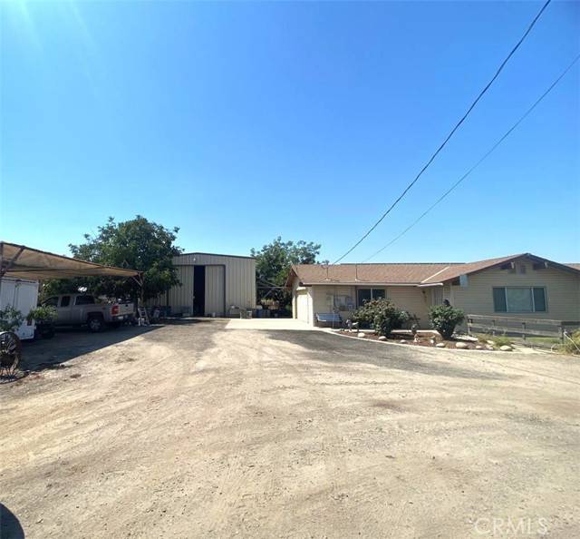 875 West Laguna Avenue, Riverdale, CA 93656