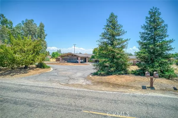 5400 Amber Avenue, Clovis, CA 93619