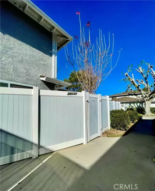 28131 Robin Avenue,  Saugus,  CA 91350