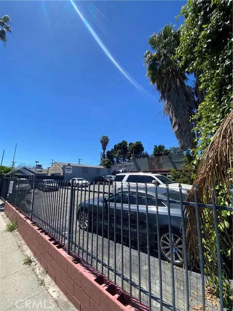 North Hollywood, CA 91601,5709 Tujunga