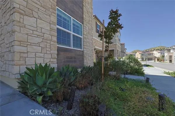 Canyon Country, CA 91351,19275 Merryweather Drive