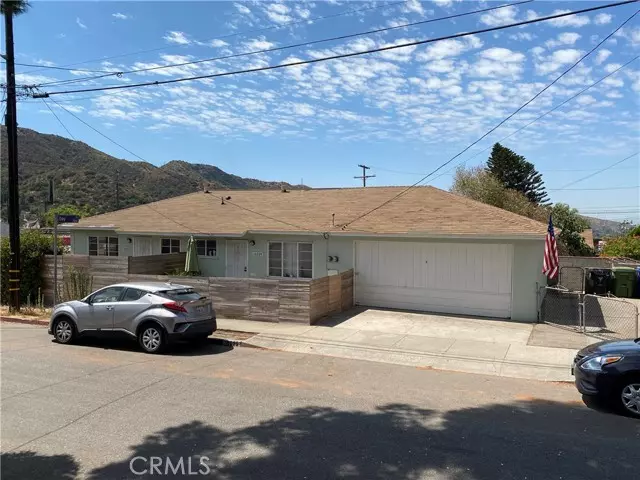 10207 Helendale Avenue, Tujunga, CA 91042