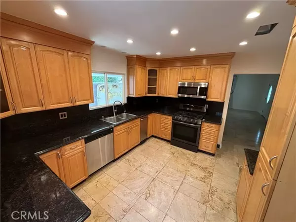 10454 Fernglen Avenue, Tujunga, CA 91042