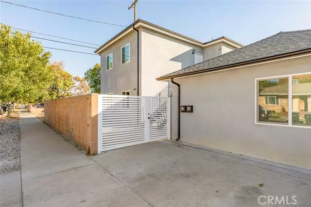 3623 West Victory Blvd., Burbank, CA 91505