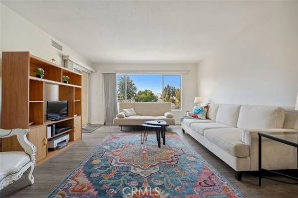 14335 Huston Street, Sherman Oaks, CA 91423