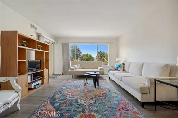 14335 Huston Street, Sherman Oaks, CA 91423