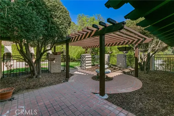 Glendale, CA 91202,652 Robin Glen Drive