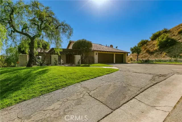 Glendale, CA 91202,652 Robin Glen Drive