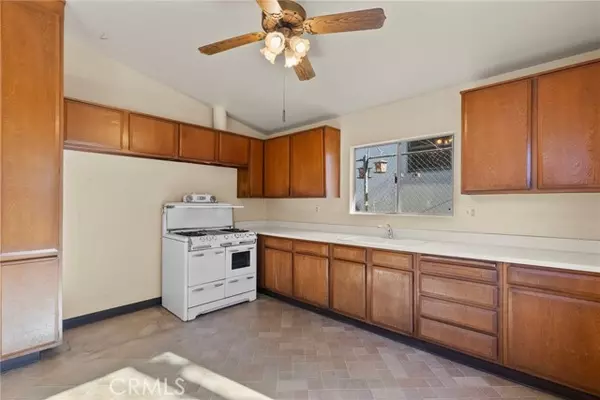 Tujunga, CA 91042,7526 Thousand Oaks Drive