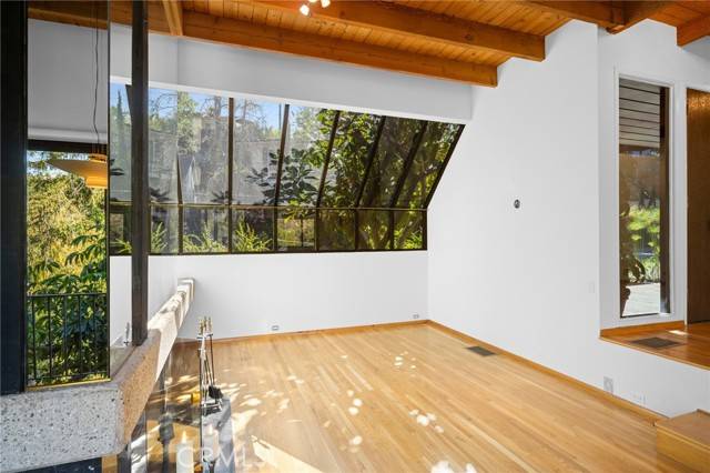 Glendale, CA 91206,3275 Buckingham Road