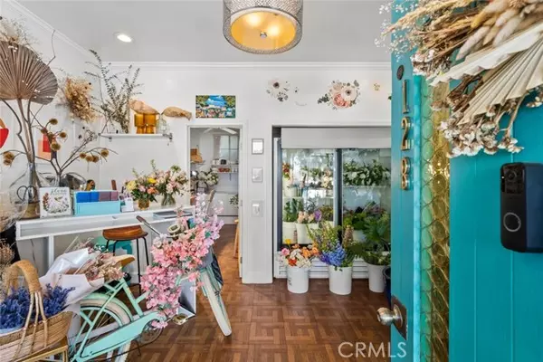 Monrovia, CA 91016,128 South Myrtle Avenue