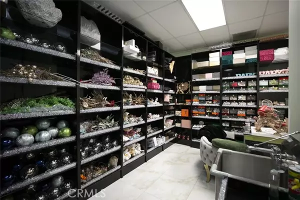 North Hollywood, CA 91605,12643 Sherman Way