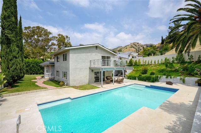 7980 Hollywood Way, Sun Valley, CA 91352
